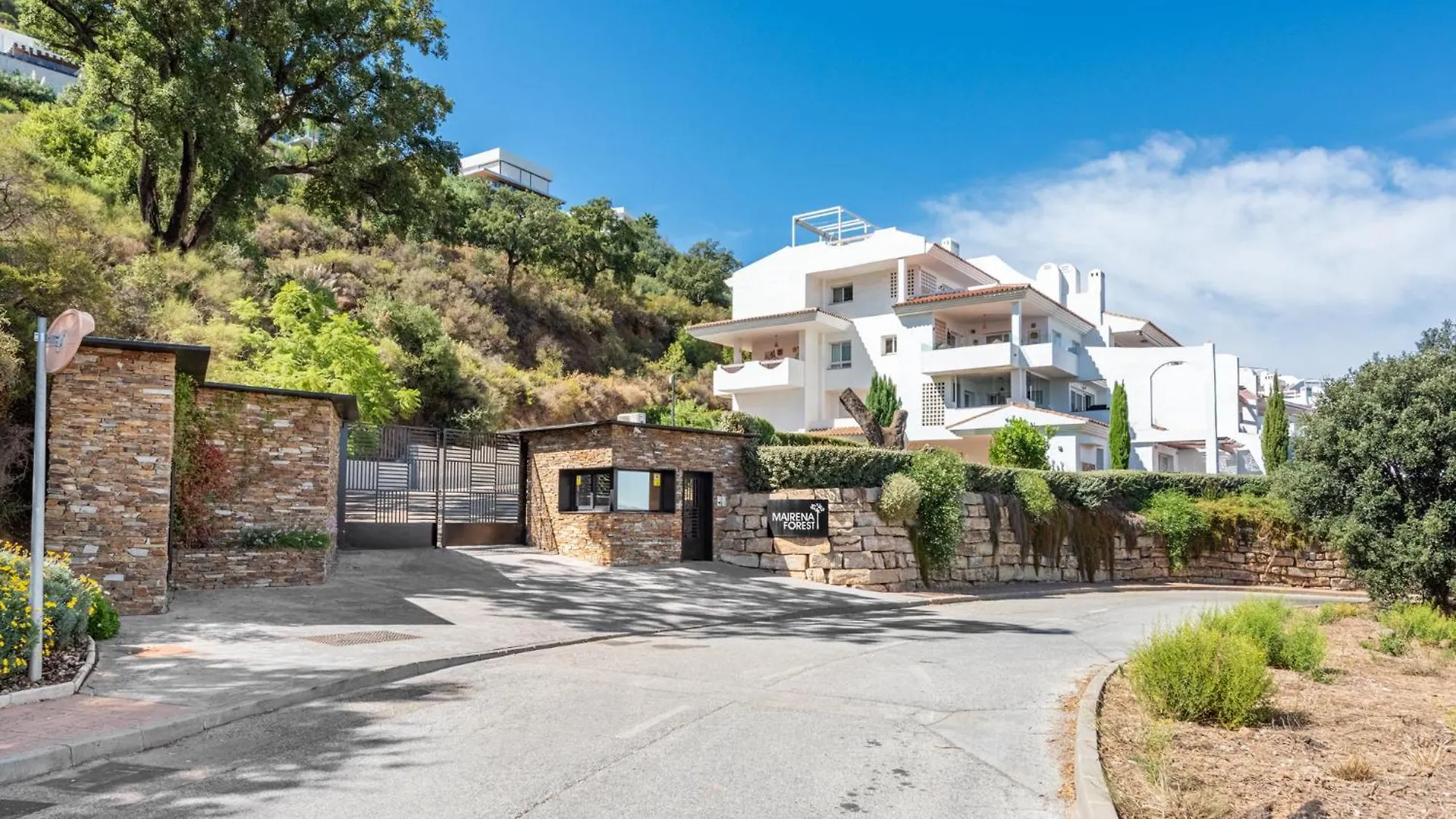 Apartment 3 Bedroom Huge Terrace Pool & Views La Mairena