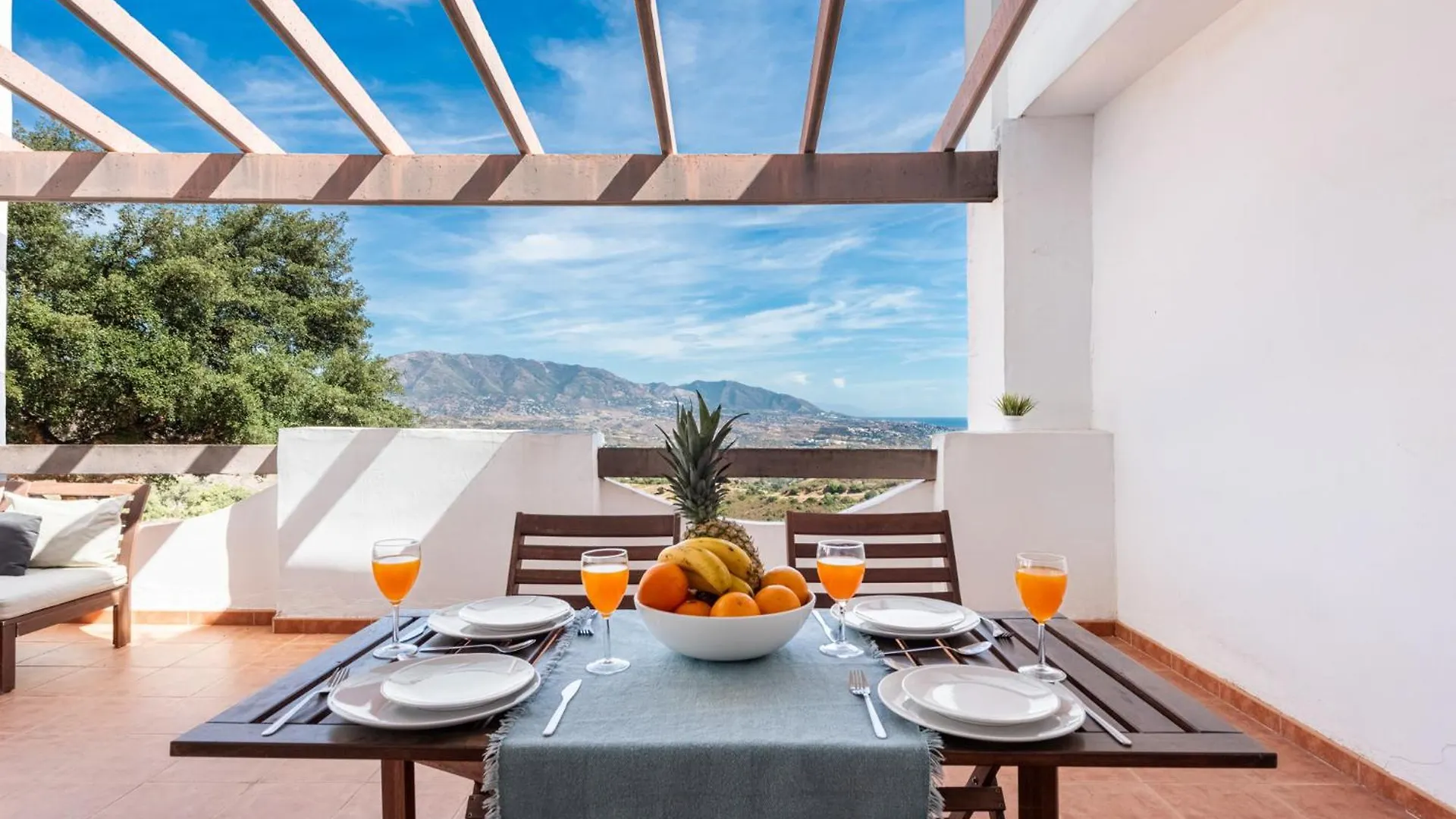 3 Bedroom Huge Terrace Pool & Views La Mairena 0*,