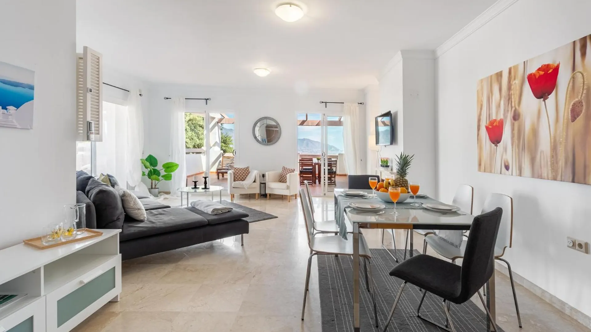 3 Bedroom Huge Terrace Pool & Views La Mairena Apartment