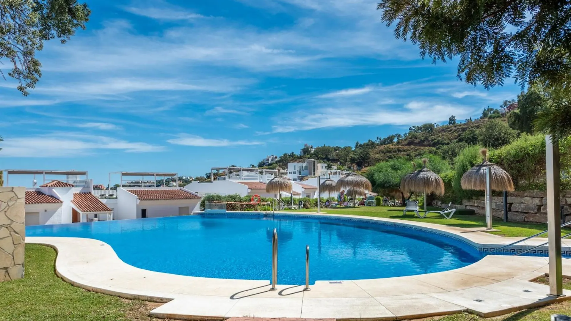 3 Bedroom Huge Terrace Pool & Views La Mairena