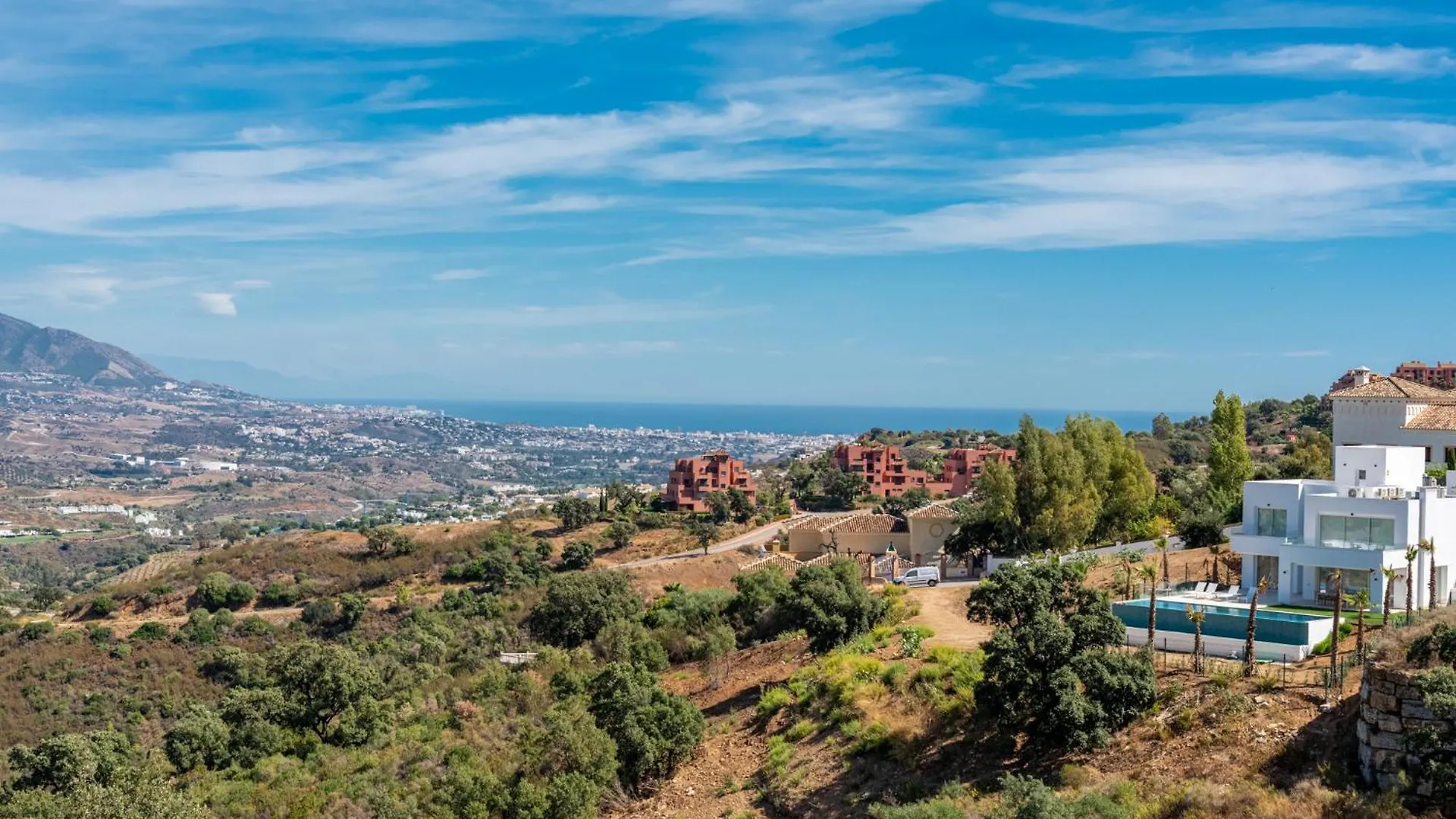 3 Bedroom Huge Terrace Pool & Views La Mairena Spain