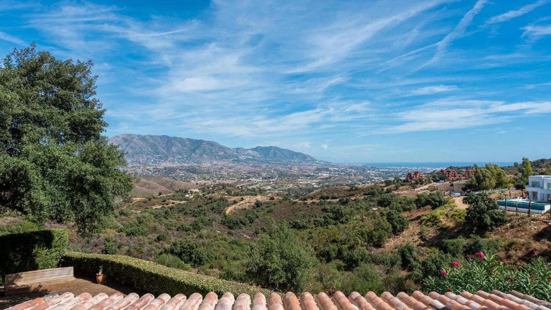 3 Bedroom Huge Terrace Pool & Views La Mairena Apartment